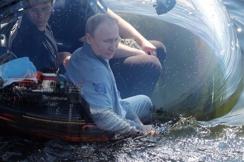 Адмирал рассказал, как обезвреживали мины перед погружением Путина