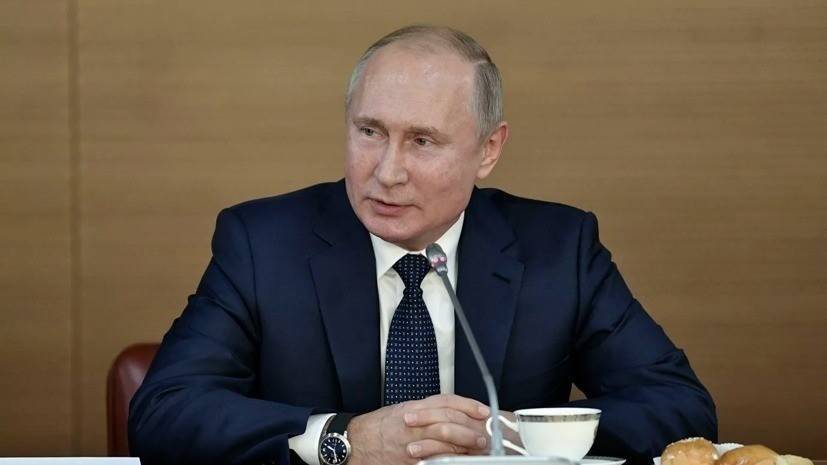 Путин пошутил над полпредом в ЮФО из-за палки колбасы
