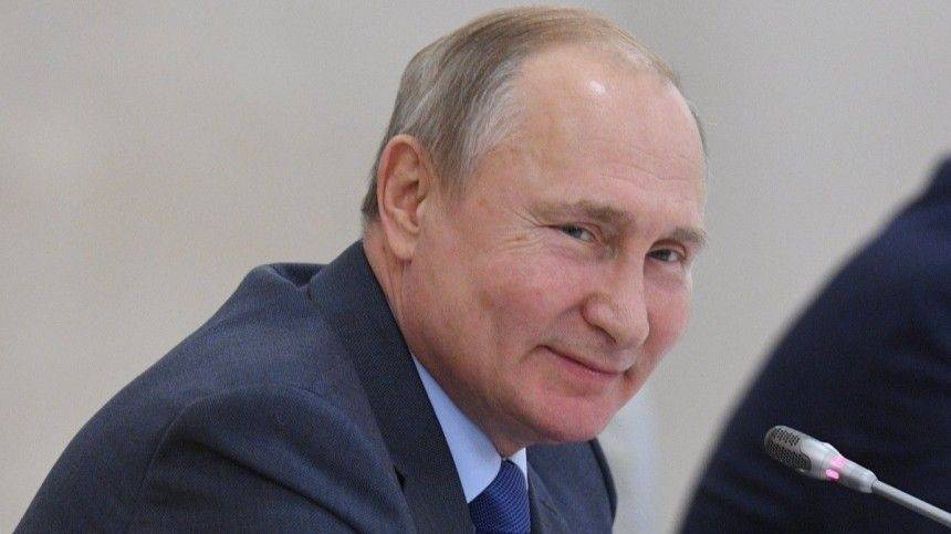 «Верни колбасу»: Путин пошутил над полпредом Устиновым