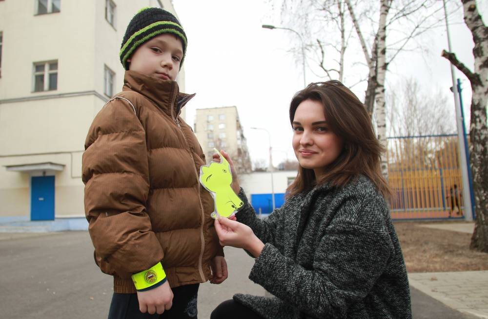ЦОДД призвал москвичей использовать светоотражатели на одежде из-за тумана