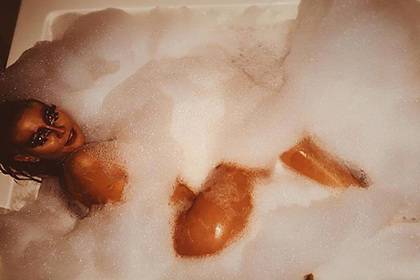 46-летняя бывшая супермодель опубликовала откровенное фото в ванне