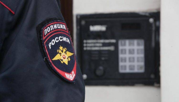 Посадившую за руль ребенка россиянку заподозрили в нападении на полицейского