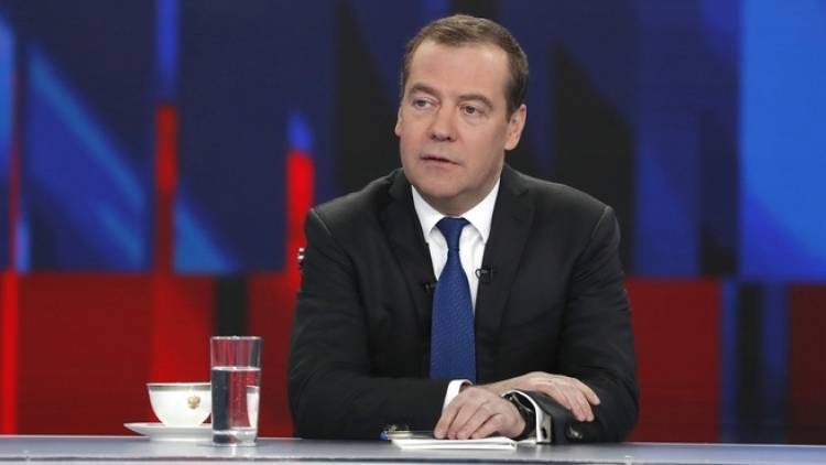 Медведев не исключил, что контакты премьеров РФ и Украины возобновятся