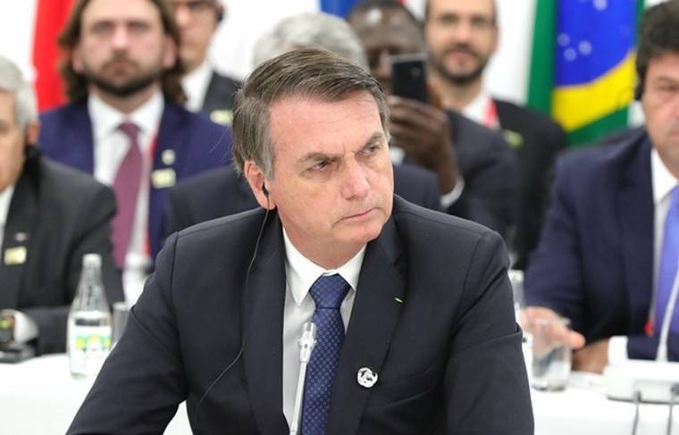 Президент Бразилии доставлен в больницу после падения