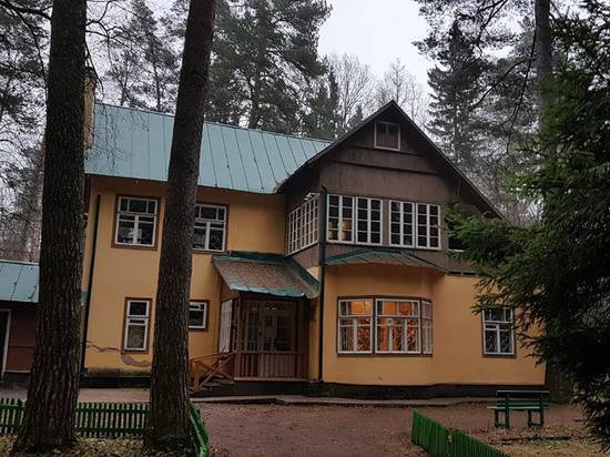 У дома Корнея Чуковского в Переделкино поехала крыша