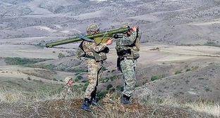 Азербайджан сообщил об обстрелах из пулеметов в зоне карабахского конфликта