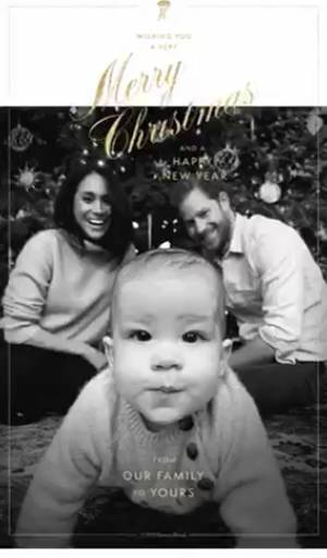 В сети появилась новогодняя открытка принца Гарри и Меган Маркл с их сыном Арчи - nakanune.ru - США - Лос-Анджелес
