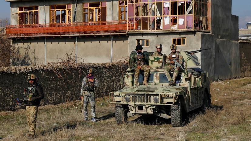 Семь солдат армии Афганистана погибли при атаке боевиков на севере страны