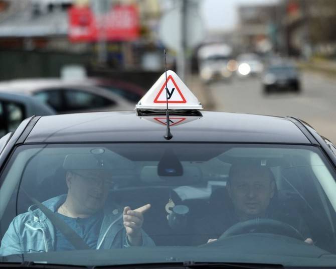 В России утвержден новый порядок получения прав для начинающих водителей