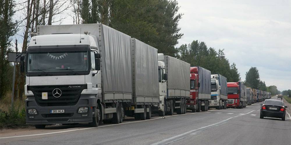 Водителям грузовиков запретили находится за рулем более 10 часов