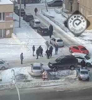 В Магнитогорске силовики оцепили улицу из-за подозрительного предмета