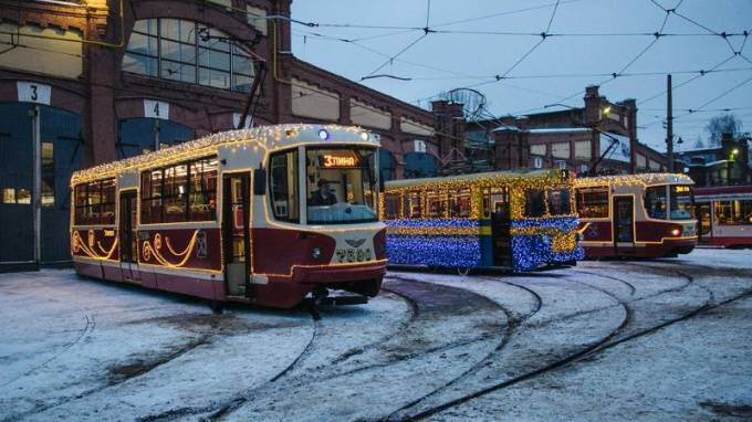 На дороги Петербурга выйдут "волшебные трамваи",&nbsp;украшенные к Новому году&nbsp;