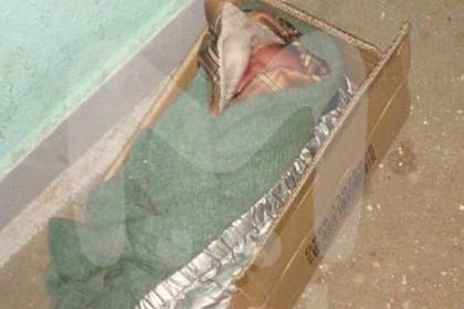 Младенца в коробке нашли на лестнице в Подмосковье