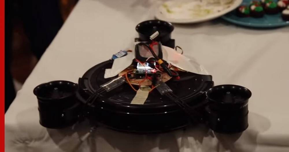 Летающего робота-пылесоса показали на видео