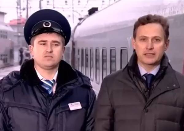 Первый поезд в Крым уехал без начальника, пока тот поздравлял Путина