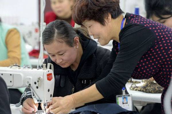 В Синьцзяне создано более 75 тысяч рабочих мест для бедняков