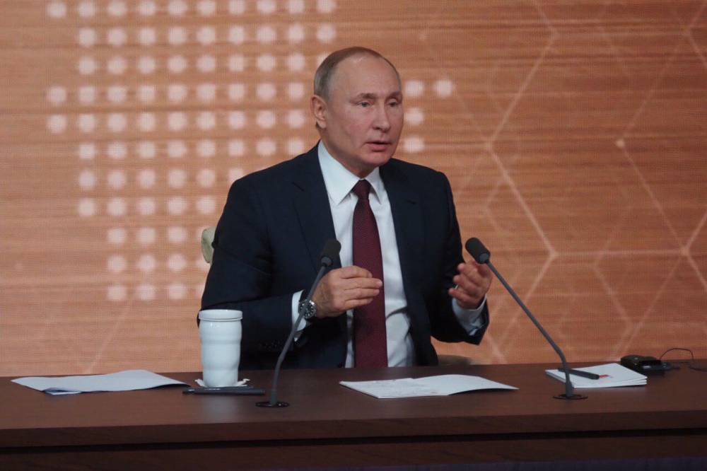 Путин пообещал повысить военные пенсии в 2020 году