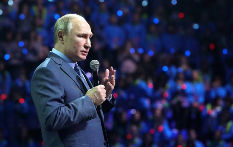 Путин назвал «всенародным и торжественным» празднование 75-летия Победы