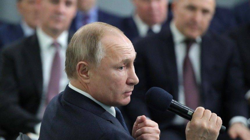 Путин: армия способна защитить Россию в непростых международных условиях
