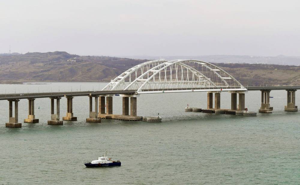 Крымский мост застрял костью в горле Украины