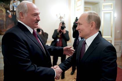 Лукашенко устал собачиться с Путиным и захотел выпить с ним водки