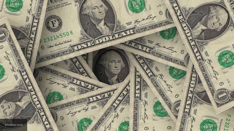 Курс доллара впервые с июля 2018 года опустился ниже 62 рублей