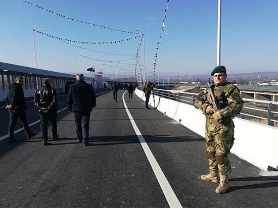 На границе России и Азербайджана открыли новый мост