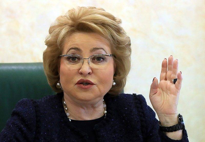 «Гнать в шею»: Матвиенко сказала, что делать с чиновниками, которые хамят