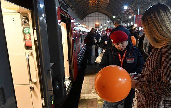 Из Москвы в Крым отправился первый пассажирский поезд