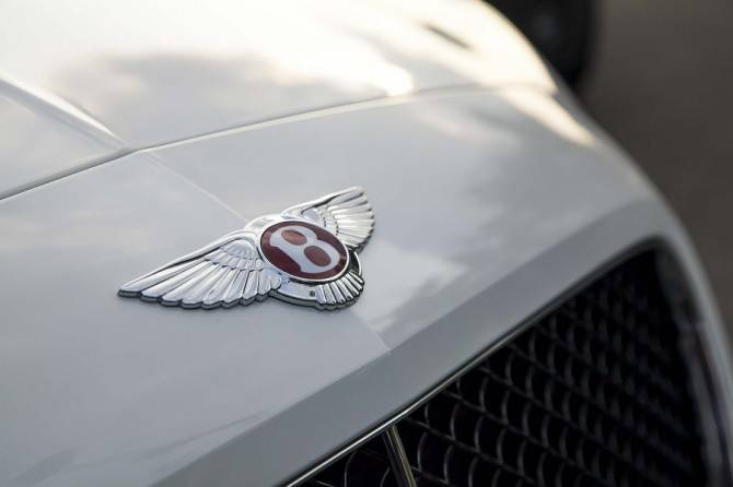 Bentley отзывает автомобили в России
