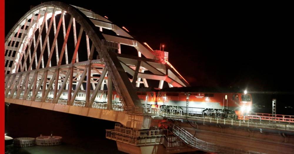 Видео проезда первого поезда по Крымскому мосту опубликовано в сети