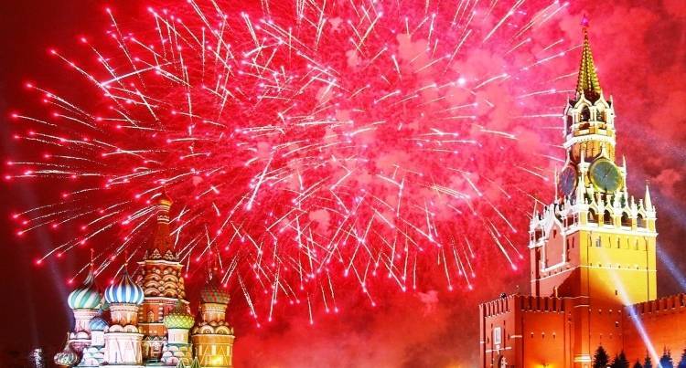 Больше 50 тысяч залпов салюта запустят в парках Москвы 1 января