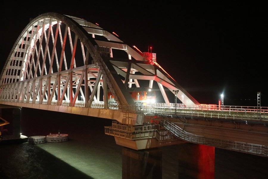 Проехавший Крымский мост поезд прибыл в Севастополь