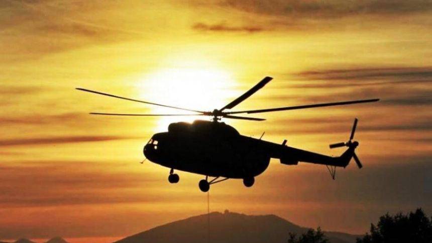 При посадке в Красноярском крае вертолет Ми-8 опрокинулся на бок