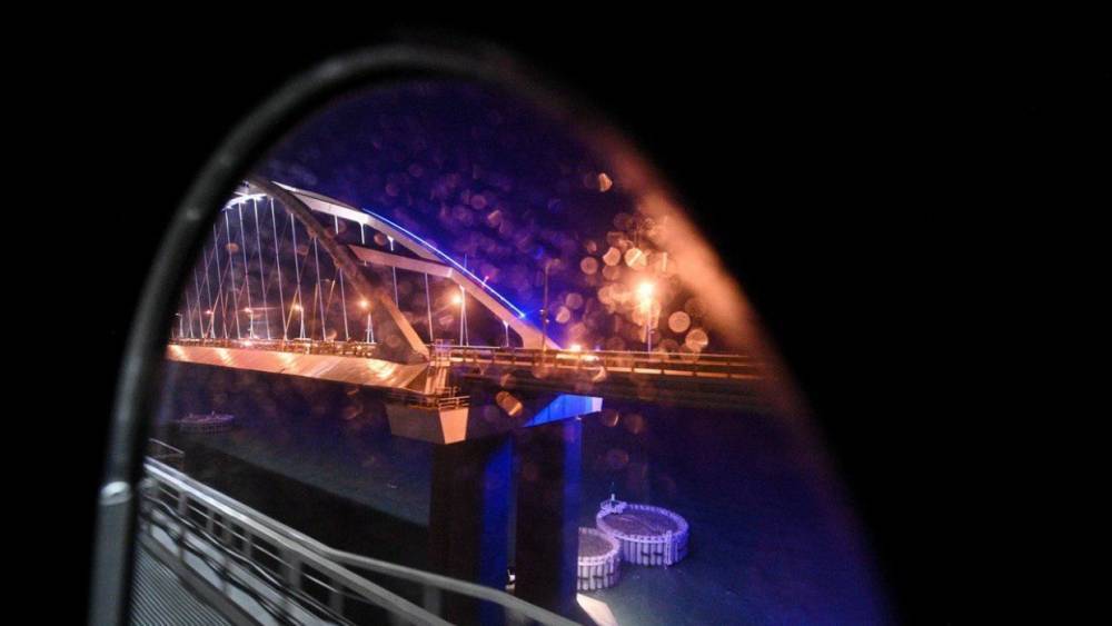 Появилось видео с первым пассажирским поездом на Крымском мосту