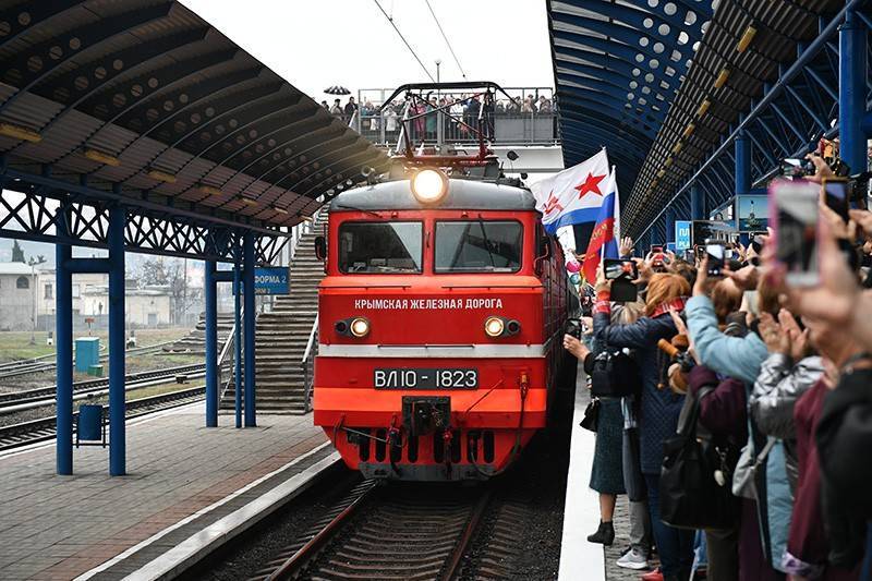 Как в Севастополе встретили первый поезд из Петербурга