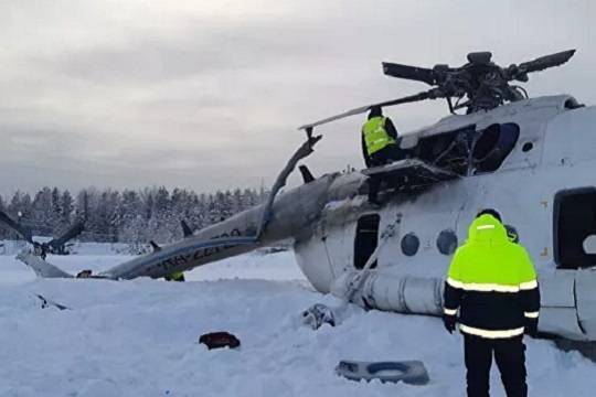 На севере Красноярского края вертолет Ми-8 с вахтовиками на борту совершил жесткую посадку