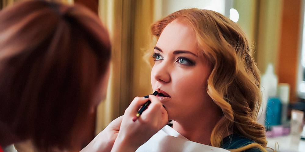 «Beauty Taxi» предлагает сделать маникюр и макияж, стоя в московских пробках