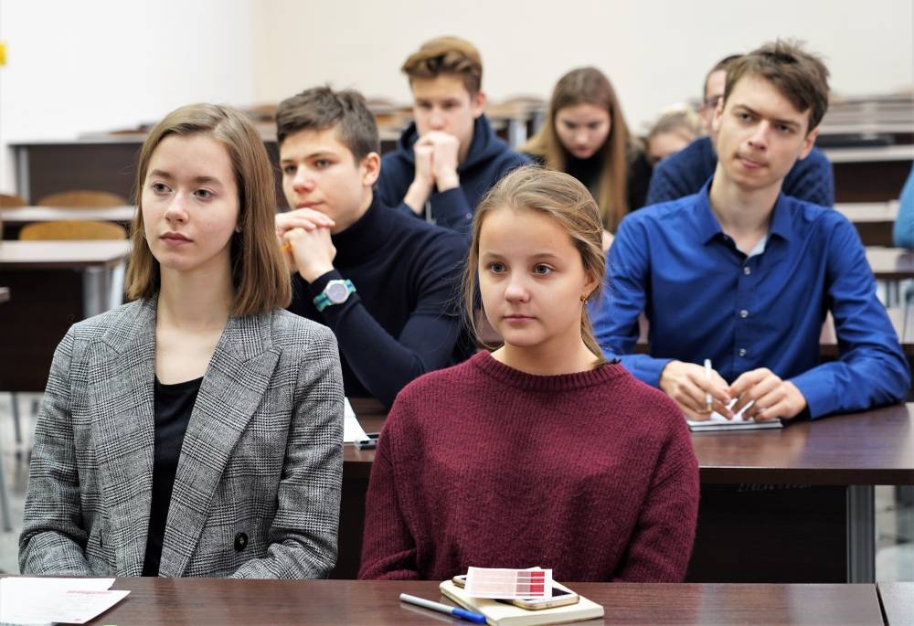 Итоговое сочинение успешно написали около 98 процентов выпускников Москвы