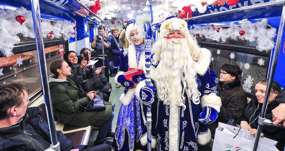 В метро назвали размер мешка с подарками, который может провозить Дед Мороз бесплатно