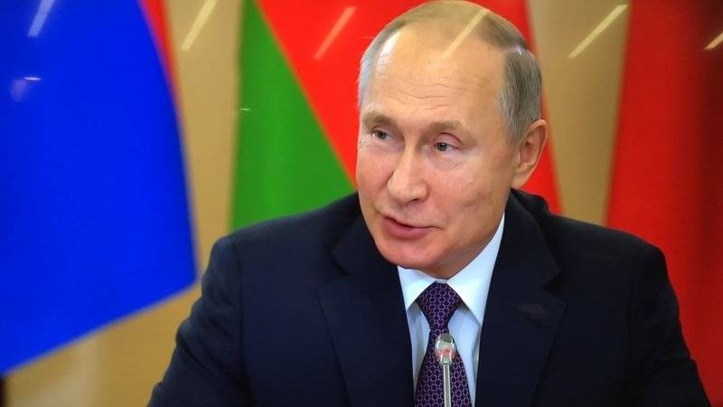 Путин похвалил успехи России в создании успешной макроэкономической базы развития
