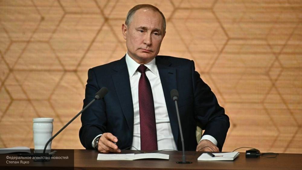 Путин призвал повышать уровень дохода россиян