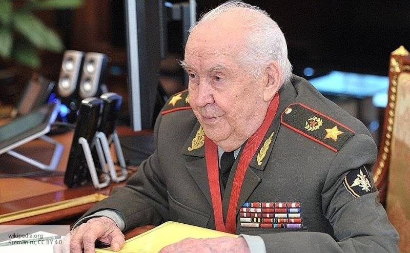 Шойгу назвал генерала Гареева удивительным человеком и настоящим патриотом