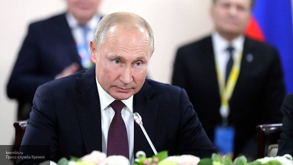 Путин дал позитивную оценку работе Кабмина и ЦБ по созданию стабильной макроэкономики в РФ