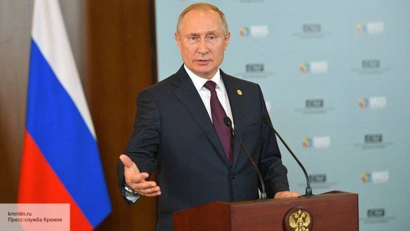 Путин заявил о необходимости усилить поддержку российского экспорта