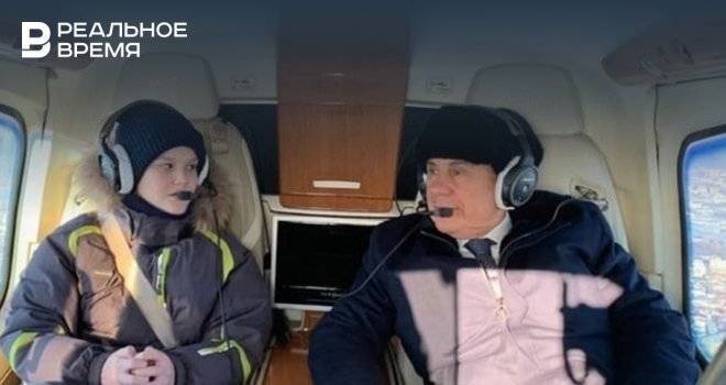 Мальчик, желавший полетать на вертолете, спросил у Минниханова, какого быть президентом — видео