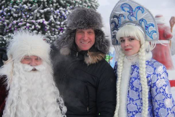 В Воркуте открыли новогодний городок в 35-градусный мороз