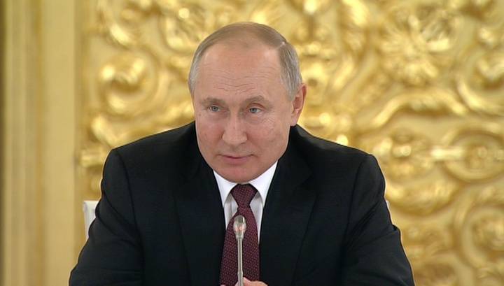 На встрече с бизнесменами Путин отметил устойчивый курс рубля