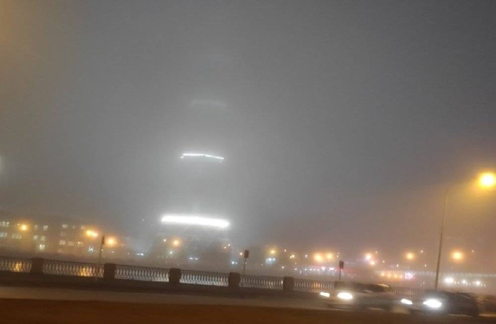 Петербургские водители в Сети показали покрытые туманом дороги