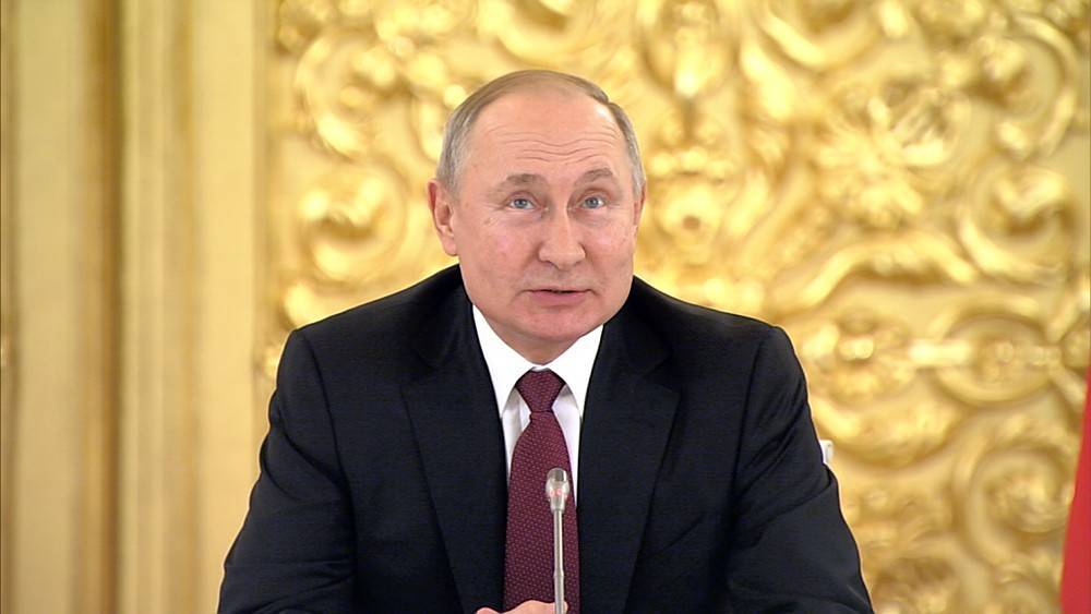 Путин объяснил, зачем собрал бизнесменов в царских интерьерах (видео)